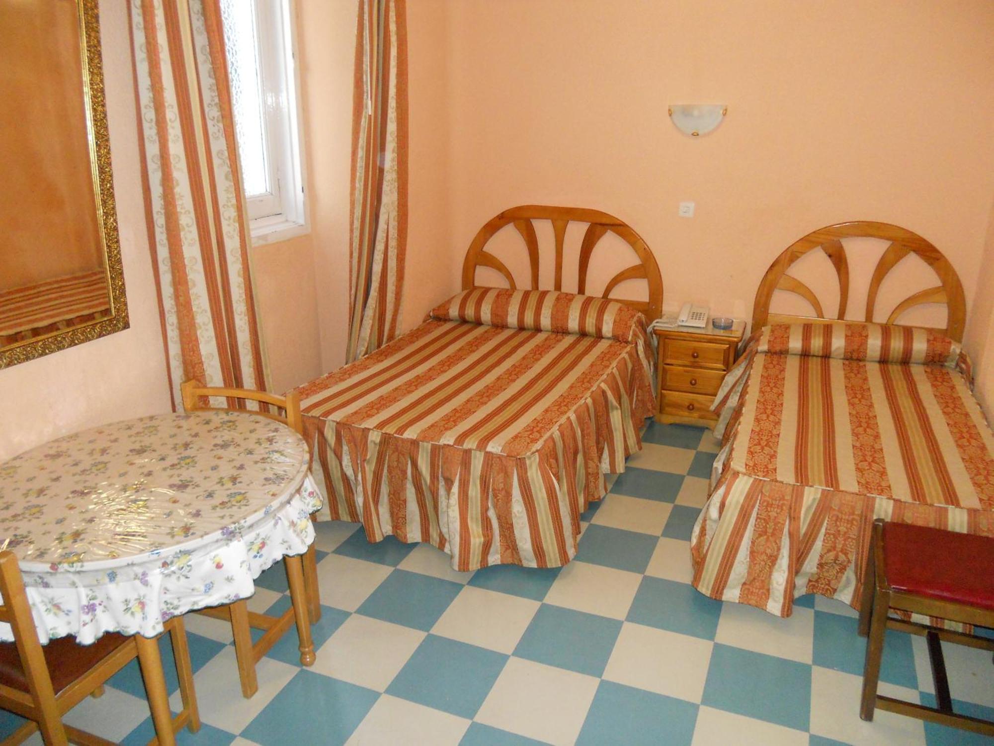 Hostal La Perla Asturiana Madrid Luaran gambar