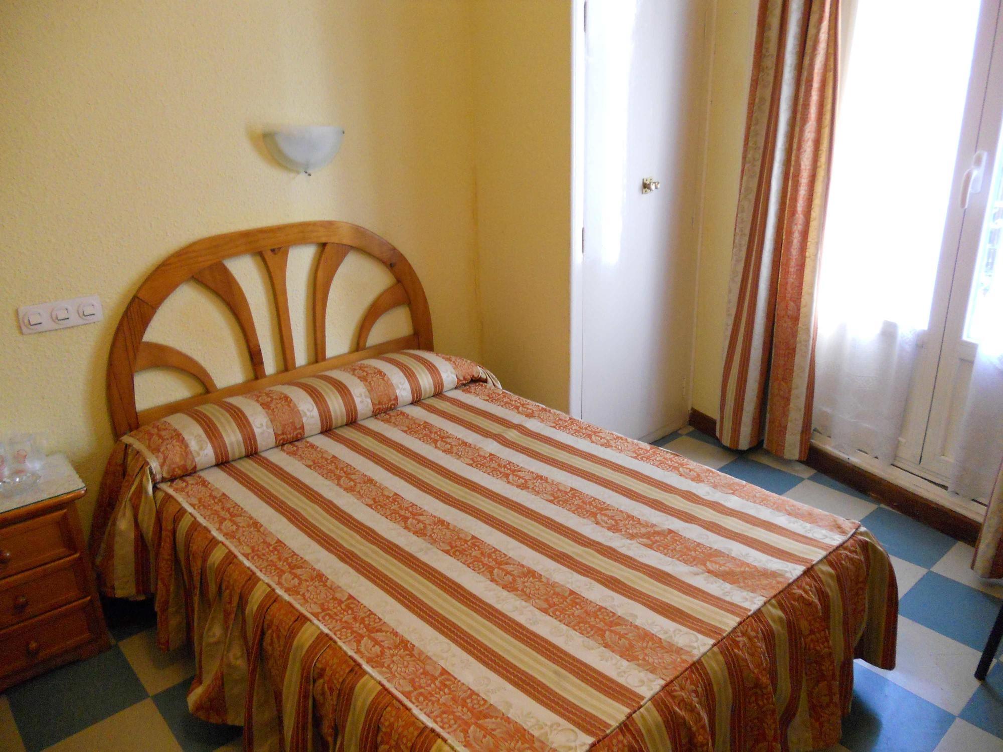 Hostal La Perla Asturiana Madrid Luaran gambar