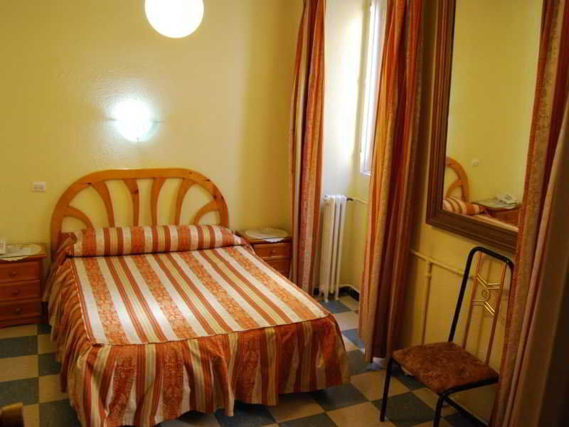 Hostal La Perla Asturiana Madrid Luaran gambar
