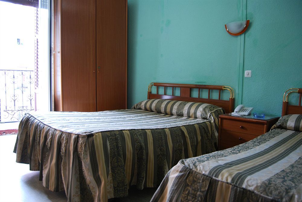 Hostal La Perla Asturiana Madrid Luaran gambar