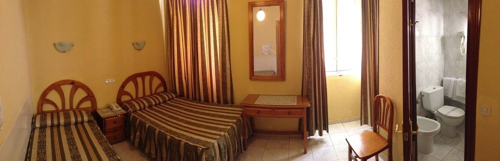 Hostal La Perla Asturiana Madrid Luaran gambar