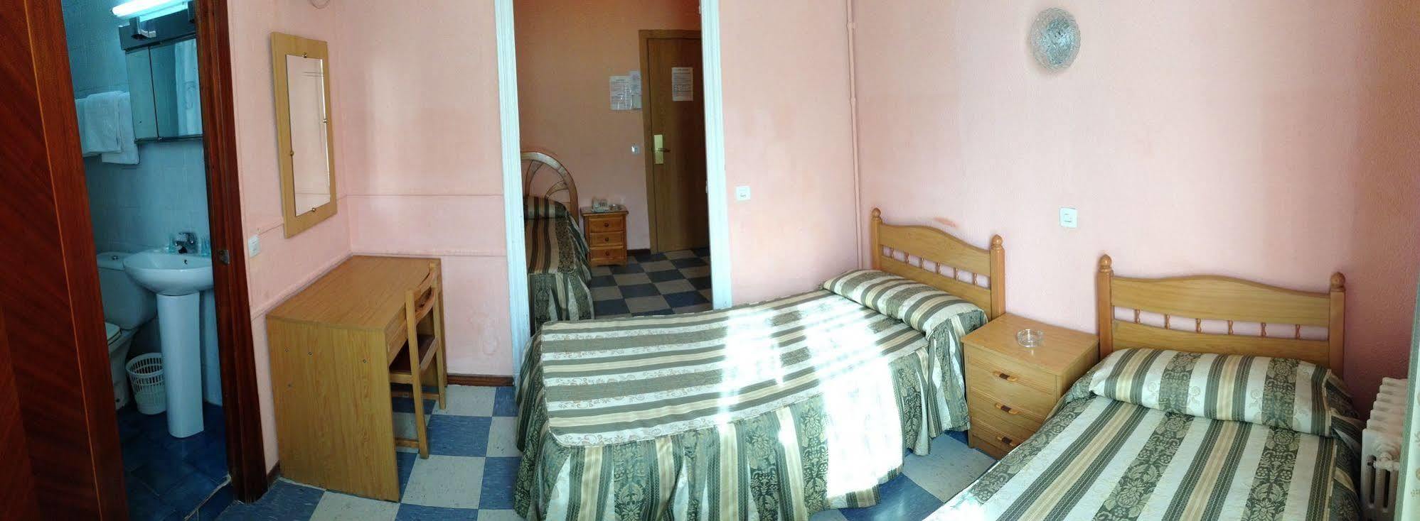 Hostal La Perla Asturiana Madrid Luaran gambar